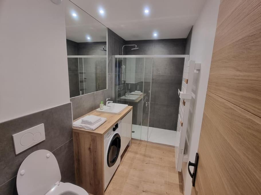 Superbe Appartement T2 Climatise, Idealement Situe Ugine Exterior foto