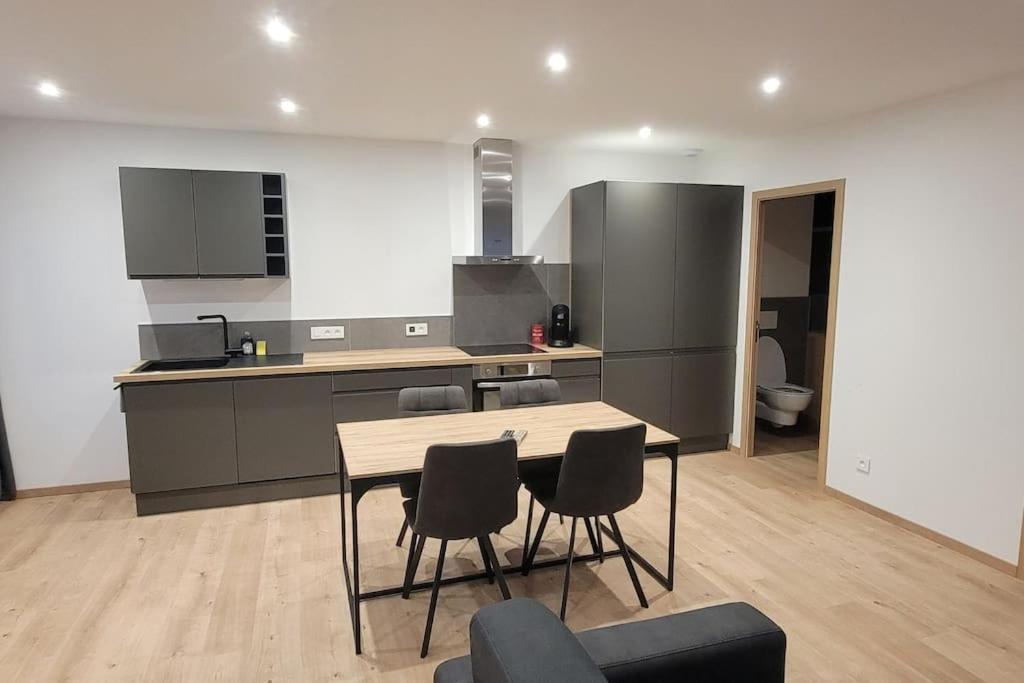 Superbe Appartement T2 Climatise, Idealement Situe Ugine Exterior foto